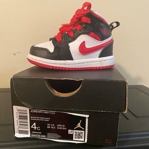 Jordan 1 Mid 4c